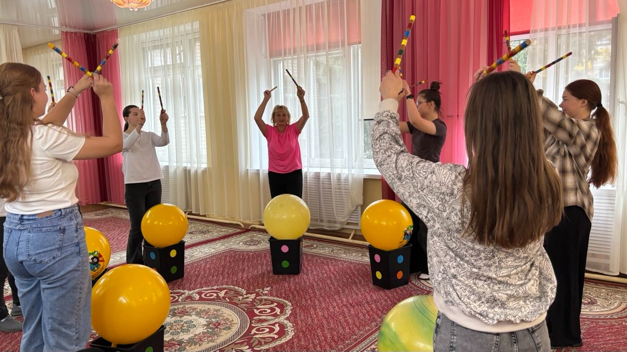 Студенты 17.1-419 группы на практическом занятии в МБДОУ №311 г. Казани Студенты 17.1-419 группы на практическом занятии в МБДОУ №311 г. Казани