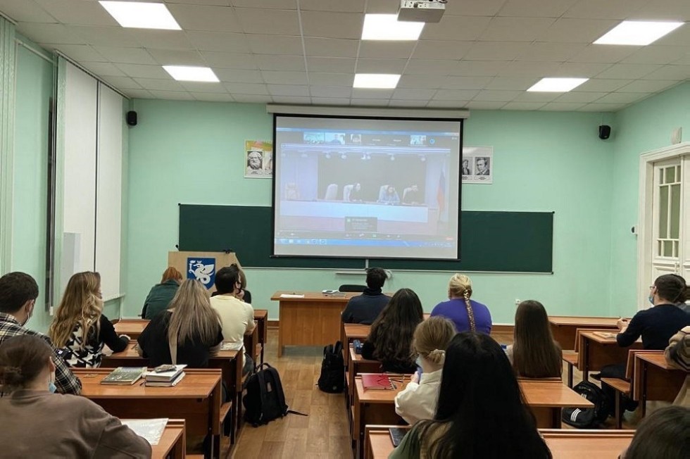 Студенты Елабужского института обсудили поправки обновленной Конституции России ,Елабужский институт КФУ