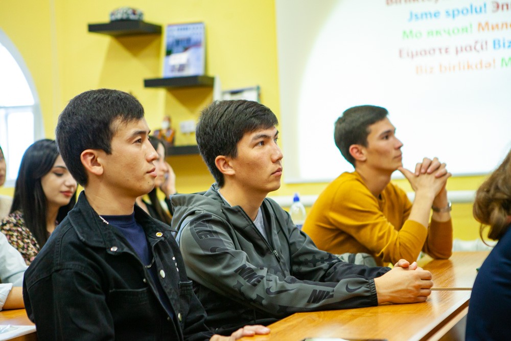 В Елабужском институте КФУ прошла встреча с иностранными студентами В Елабужском институте КФУ прошла встреча с иностранными студентами