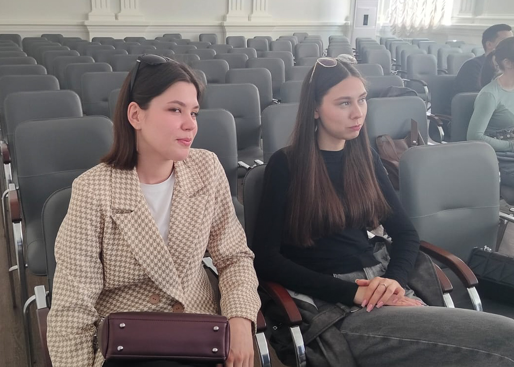 В Елабужском институте состоялась встреча представителей компании ООО 'СОЛЛЕРС Алабуга' со студентами отделения экономических и юридических наук. В Елабужском институте состоялась встреча представителей компании ООО 'СОЛЛЕРС Алабуга' со студентами отделения экономических и юридических наук.