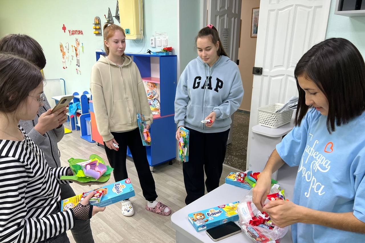 Волонтеры провели мастер-класс ко Дню Матери для детей центра 'Астра' Волонтеры провели мастер-класс ко Дню Матери для детей центра 'Астра'