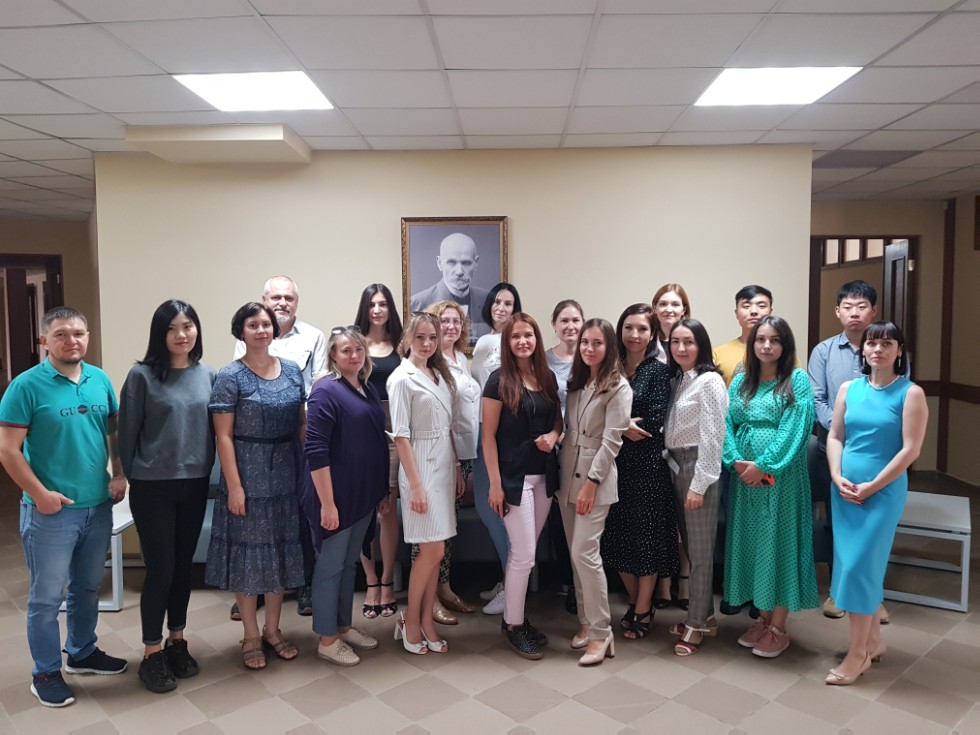 Кафедра контрастивной лингвистики Кафедра контрастивной лингвистики