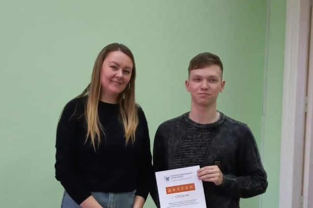 Иностранные языки объединяют обучающихся образовательных организаций среднего общего и среднего профессионального образования в стенах ЕИ КФУ Иностранные языки объединяют обучающихся образовательных организаций среднего общего и среднего профессионального образования в стенах ЕИ КФУ