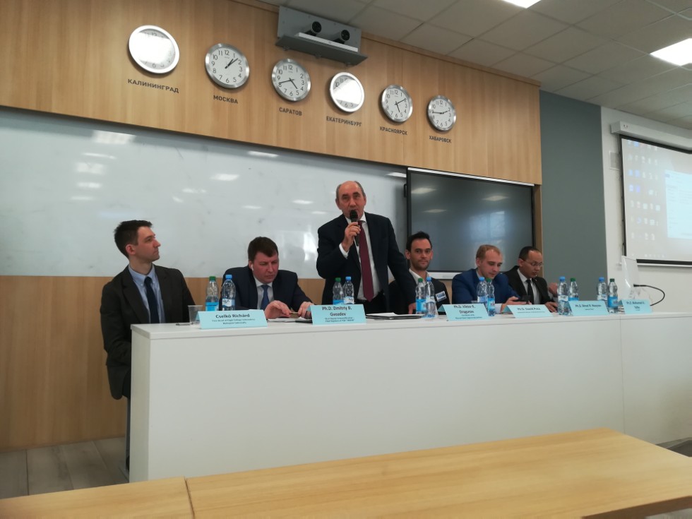 Знай наших! Знай наших!