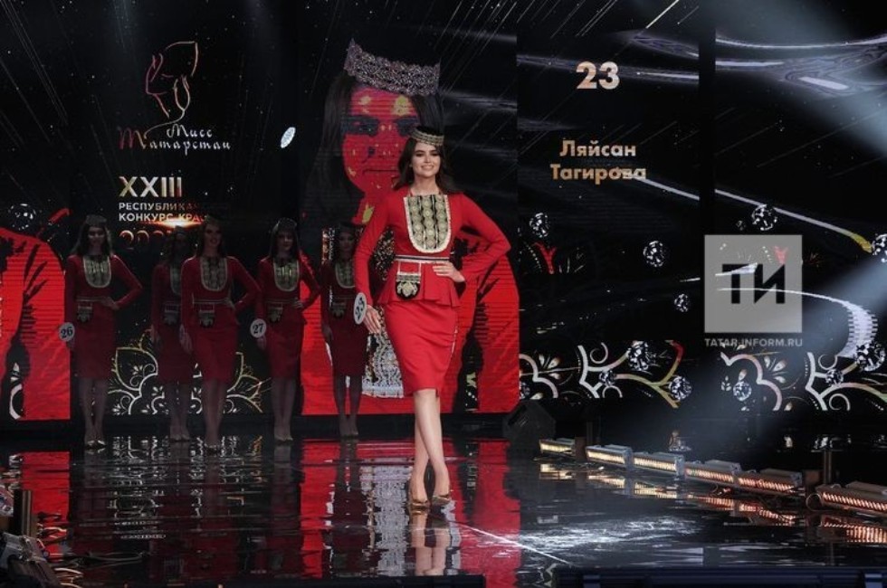 KFU student Dina Yunusova wins Miss Tatarstan 2021 talent pageant KFU student Dina Yunusova wins Miss Tatarstan 2021 talent pageant