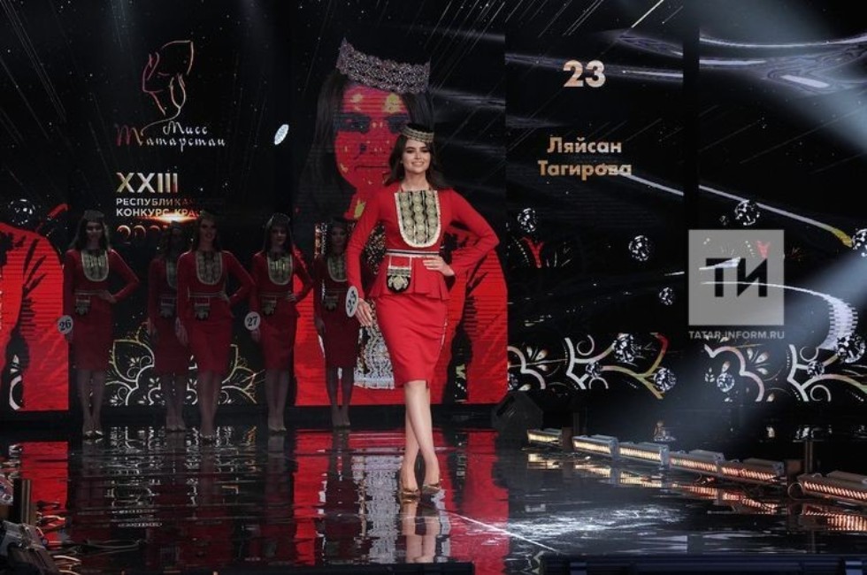 KFU student Dina Yunusova wins Miss Tatarstan 2021 talent pageant