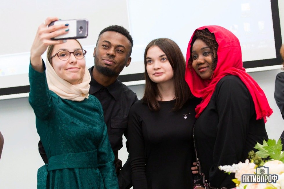 В Набережночелнинском институте КФУ состоялось открытие Фестиваля 'Ночь науки' В Набережночелнинском институте КФУ состоялось открытие Фестиваля 'Ночь науки'