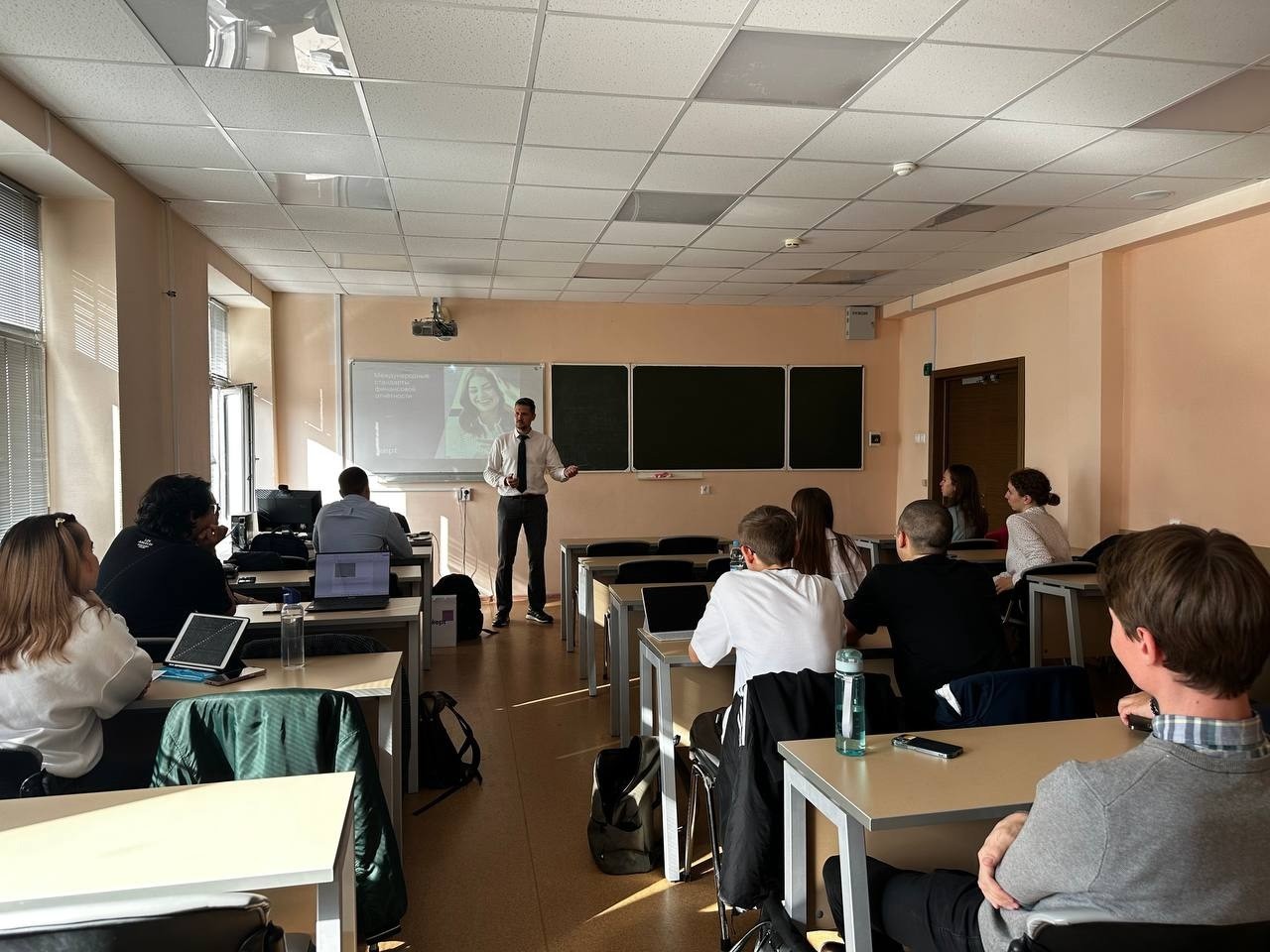 Погружение в практику: будущие аудиторы осваивают консолидацию от лучших экспертов рынка Погружение в практику: будущие аудиторы осваивают консолидацию от лучших экспертов рынка