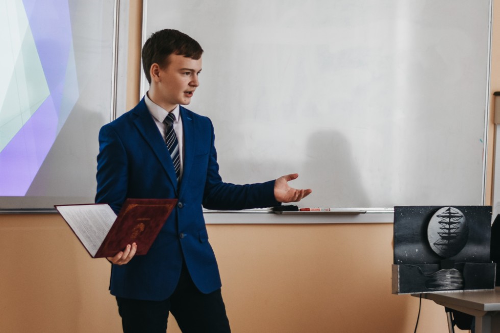 ����� ��������� ���� ������������� 