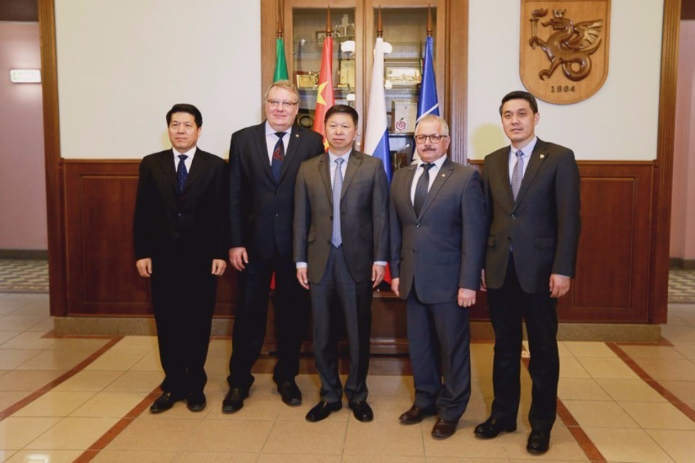 Delegation from the Central Committee of the Communist Party of China Made a Visit ,Confucius Institute, China, Communist Party of China, United Russia, Haier, NCI
