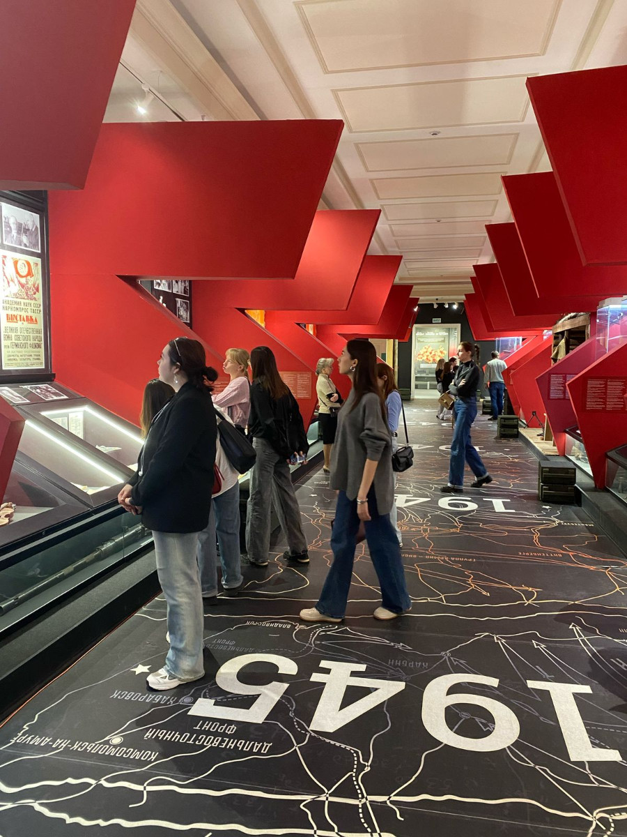 Студенты 4 курса посетили Музей-мемориал Великой Отечественной Войны Студенты 4 курса посетили Музей-мемориал Великой Отечественной Войны