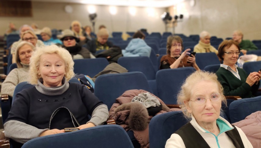 Слушатели УТВ знакомятся с романским искусством Слушатели УТВ знакомятся с романским искусством