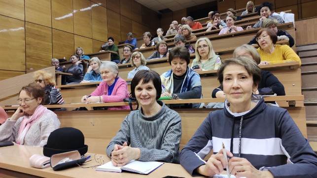 Слушатели Университета третьего возраста с большим интересом посещают лекции по истории Казани Слушатели Университета третьего возраста с большим интересом посещают лекции по истории Казани