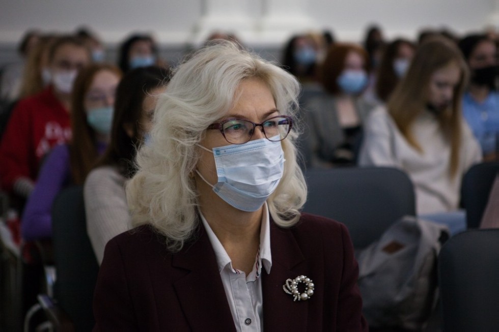 В Елабужском институте начала работу Международная научно-практическая конференция 'Литературная педагогика и ее роль в развитии эмоциональной грамотности' В Елабужском институте начала работу Международная научно-практическая конференция 'Литературная педагогика и ее роль в развитии эмоциональной грамотности'