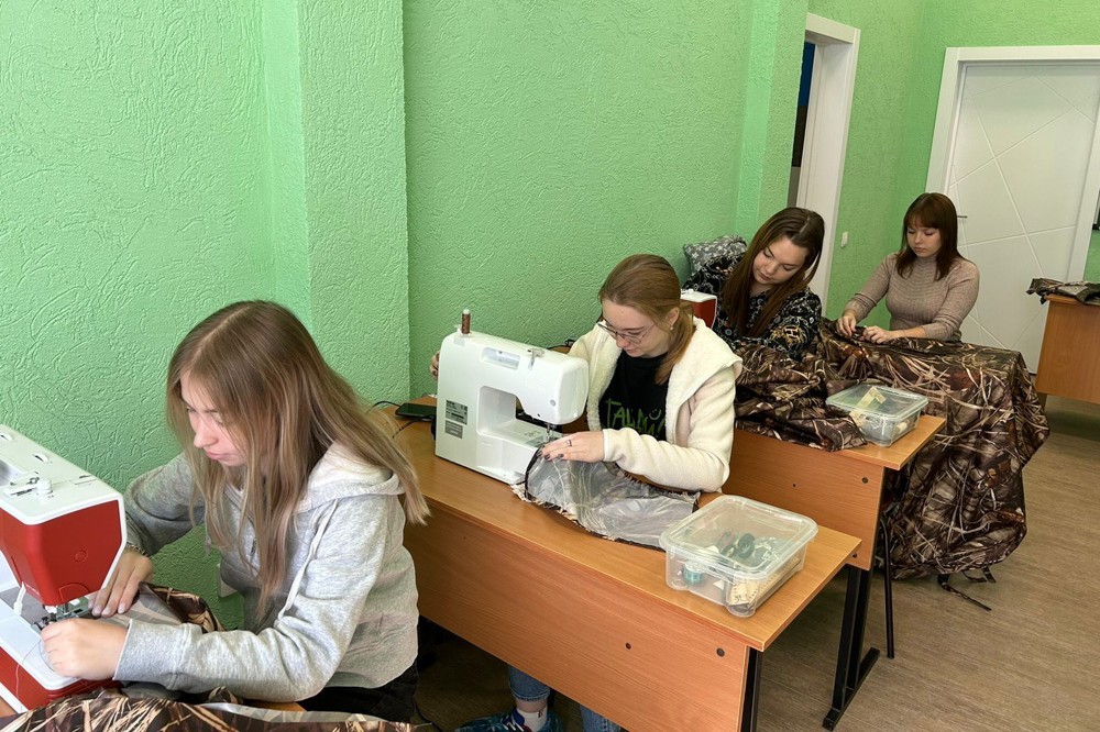 Студенты Елабужского института КФУ участвуют в волонтерском движении помощи участникам СВО