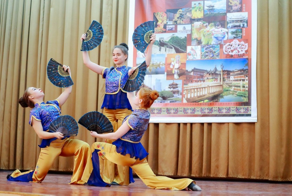 Предстаивтели Института Конфуция КФУ приняли участие в Днях китайской культуры Чувашского государственного педагогического университета им. И.Я. Яковлева Предстаивтели Института Конфуция КФУ приняли участие в Днях китайской культуры Чувашского государственного педагогического университета им. И.Я. Яковлева