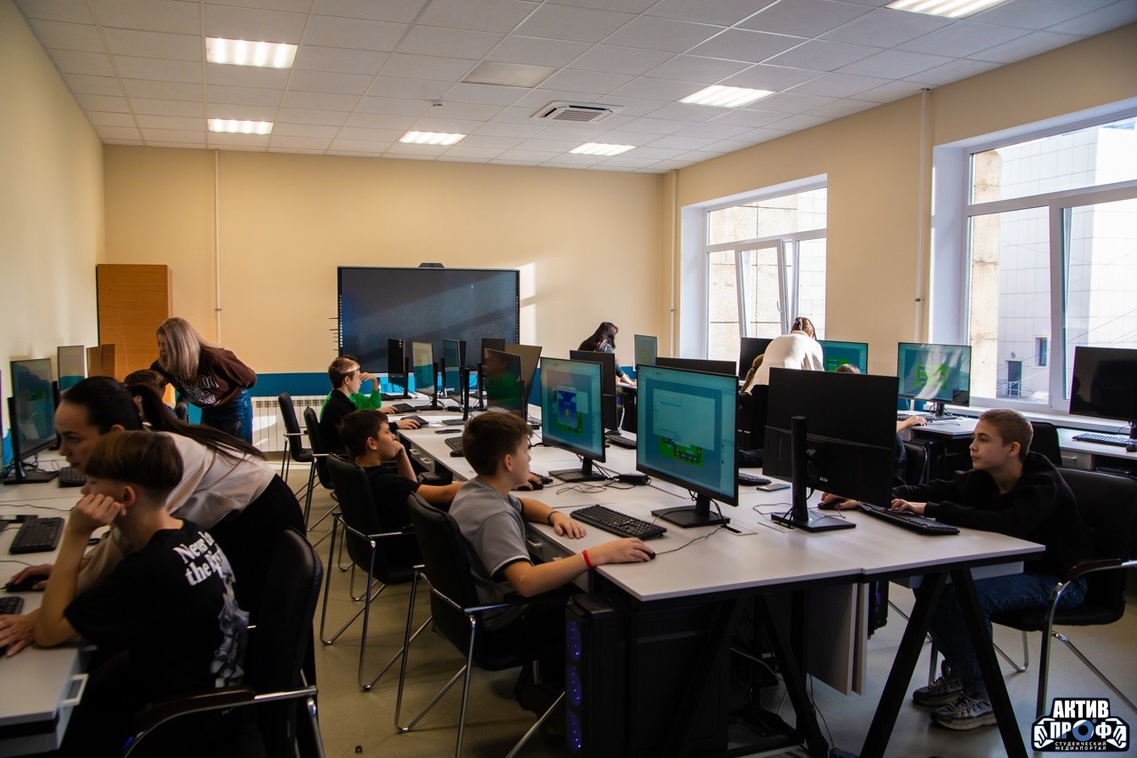 'Школа будущего автомобильного инженера FUTURAUTO' 'Школа будущего автомобильного инженера FUTURAUTO'