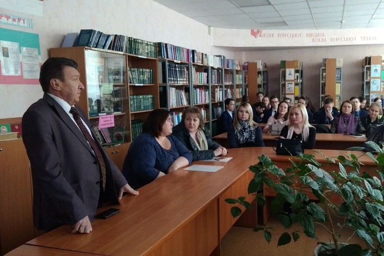 Родительское собрание с участием представителей Елабужского института КФУ Родительское собрание с участием представителей Елабужского института КФУ