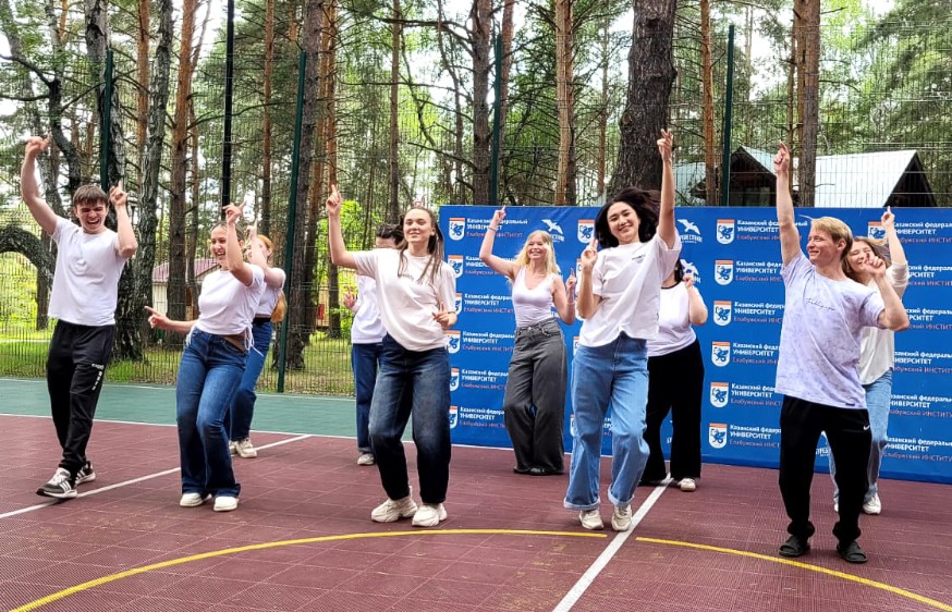 Смена 'ЛингвоБит' завершилась в лагере 'Буревестник' Елабужского института КФУ Смена 'ЛингвоБит' завершилась в лагере 'Буревестник' Елабужского института КФУ