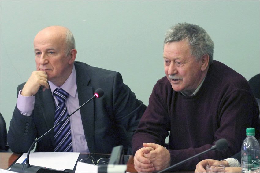 ����������