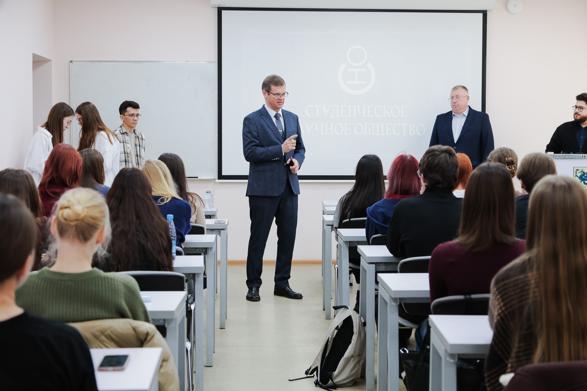 Наука - это круто! Как прошел 'Фестиваль студенческой науки' в КФУ Наука - это круто! Как прошел 'Фестиваль студенческой науки' в КФУ