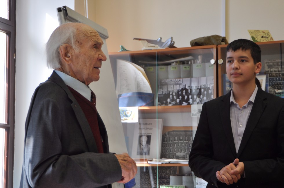 � ������ � ����� ��� ��������� 9 ��������� ��������� ��� (1944 ���� �������), �������, �������� � ������� ������ �������� ����, ����� ���������� �����, ����������� �����-���������� ����, ����������� ������ ������ ���� ������� �������������� �������