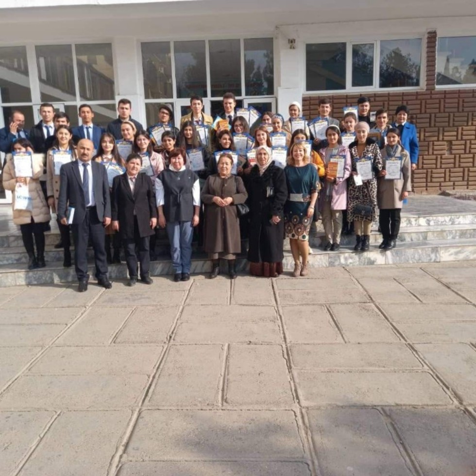 Об участии в международном научно-методическом семинаре 'Компетентностный подход к обучению русскому языку в вузе и школе' в Таджикском национальном университете