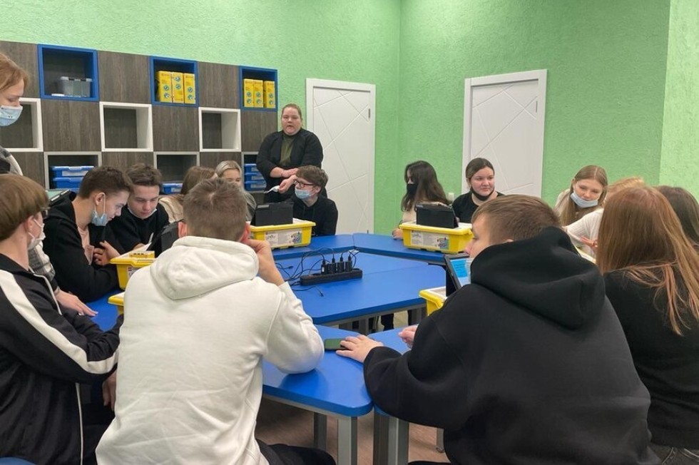 Преподаватели Елабужского института организовали квест для выпускников средних общеобразовательных школ и СПО на базе ДНК им. К.А. Валиева Преподаватели Елабужского института организовали квест для выпускников средних общеобразовательных школ и СПО на базе ДНК им. К.А. Валиева