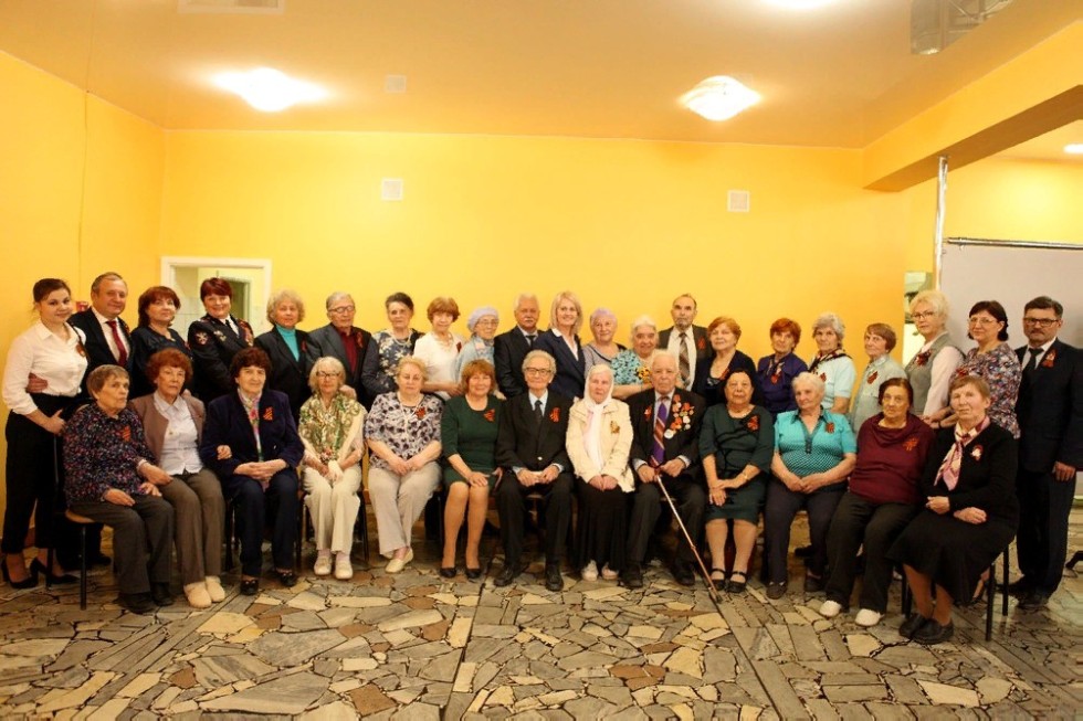 'Поклонимся великим тем годам': День Победы встретили в Елабужском институте КФУ 'Поклонимся великим тем годам': День Победы встретили в Елабужском институте КФУ