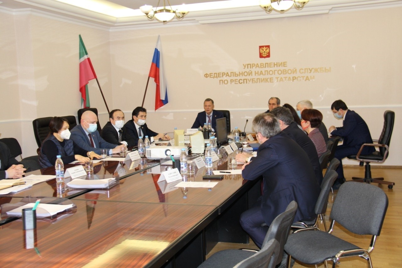 Преподаватели кафедры экономической безопасности и налогообложения приняли участие в первом заседании 2021 года Общественного совета при УФНС России по Республике Татарстан Преподаватели кафедры экономической безопасности и налогообложения приняли участие в первом заседании 2021 года Общественного совета при УФНС России по Республике Татарстан