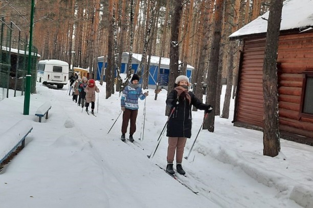 Для студентов отделения филологии и истории провели занятие по лыжной подготовке Для студентов отделения филологии и истории провели занятие по лыжной подготовке