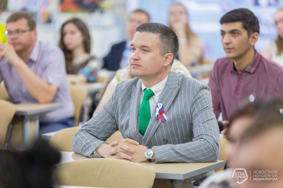 В КФУ обсудили современные подходы к гражданско-патриотическому воспитанию молодежи в студенческой среде В КФУ обсудили современные подходы к гражданско-патриотическому воспитанию молодежи в студенческой среде