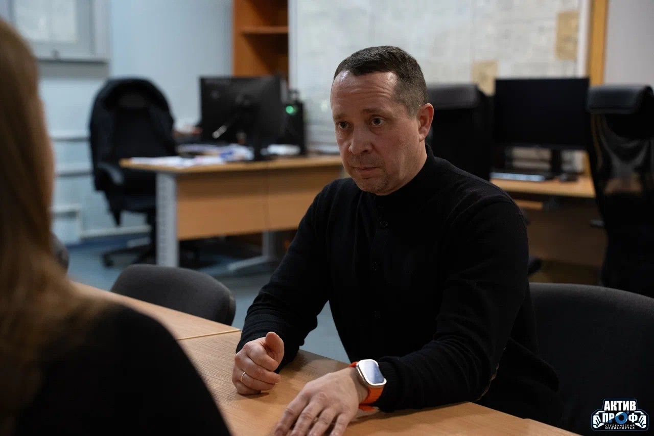 Инженеры со студенческой скамьи Инженеры со студенческой скамьи