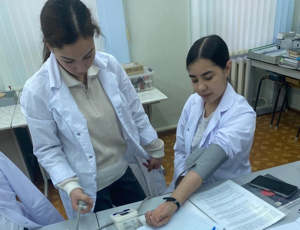 Студенты Елабужского института КФУ работают с детьми с особыми образовательными потребностями Студенты Елабужского института КФУ работают с детьми с особыми образовательными потребностями