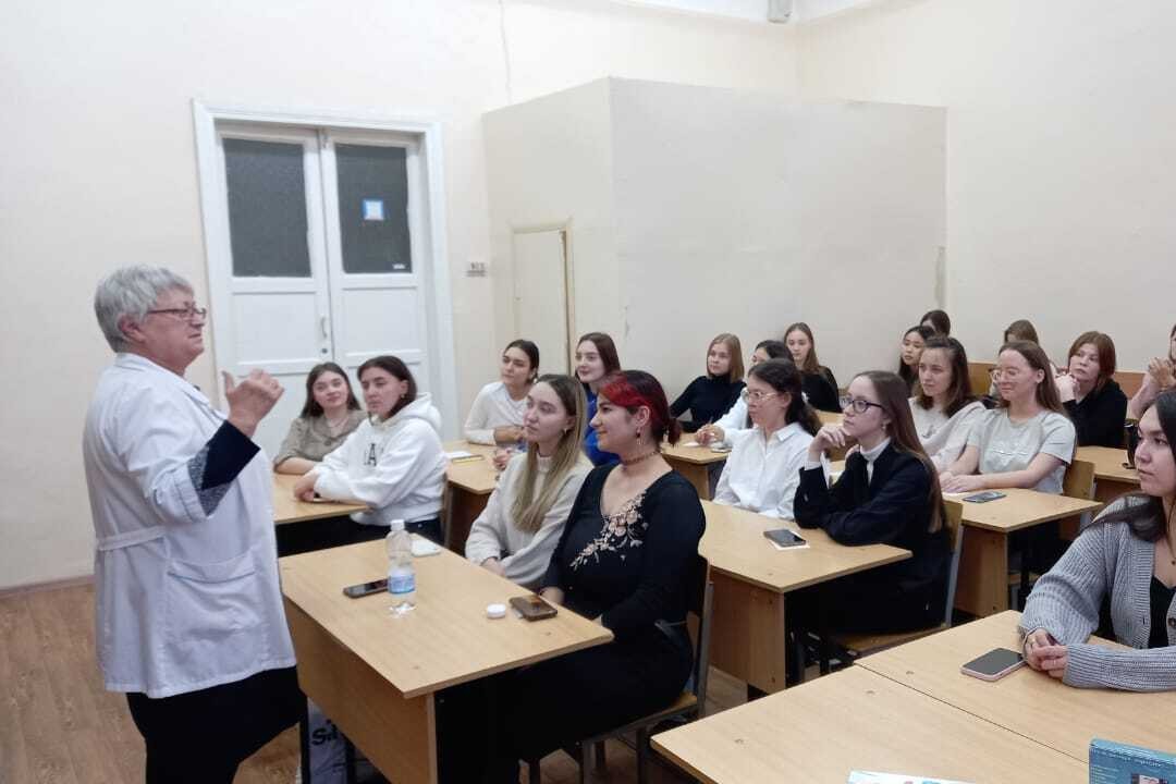 Студенты обсудили со специалистом ЦРБ вопросы планирования семьи Студенты обсудили со специалистом ЦРБ вопросы планирования семьи