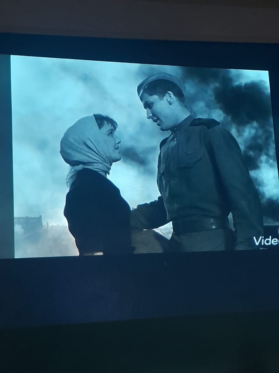 Ветераны и студенты КФУ знают и верят: ' Нам нужна одна победа, одна на всех. Мы за ценой не постоим?' Ветераны и студенты КФУ знают и верят: ' Нам нужна одна победа, одна на всех. Мы за ценой не постоим?'