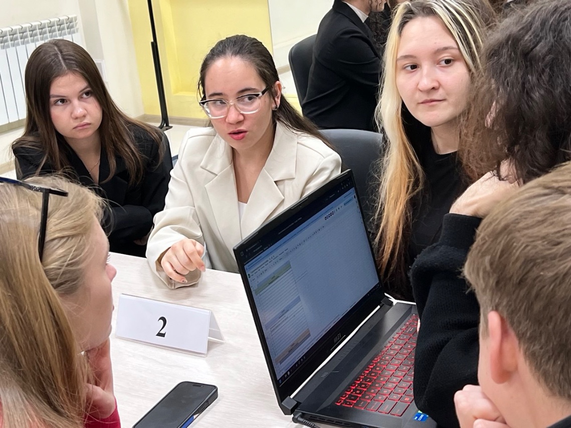 Стратегическая сессия: как в КФУ совершенствуют процесс заселения студентов в общежития Стратегическая сессия: как в КФУ совершенствуют процесс заселения студентов в общежития