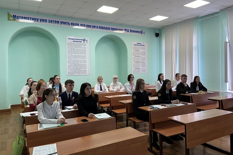 XI Региональный конкурс исторических исследовательских и творческих работ 'История вокруг меня' XI Региональный конкурс исторических исследовательских и творческих работ 'История вокруг меня'