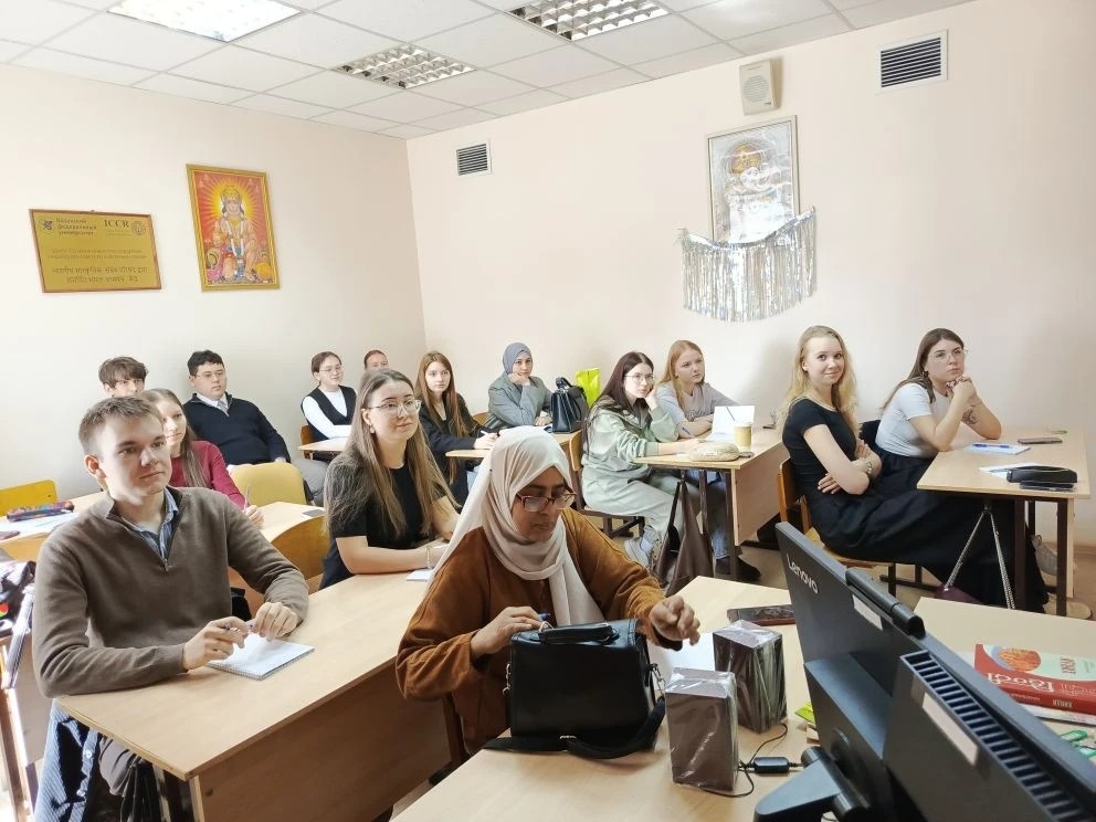 В ИМОиИВ стартовали факультативные курсы по языку хинди В ИМОиИВ стартовали факультативные курсы по языку хинди