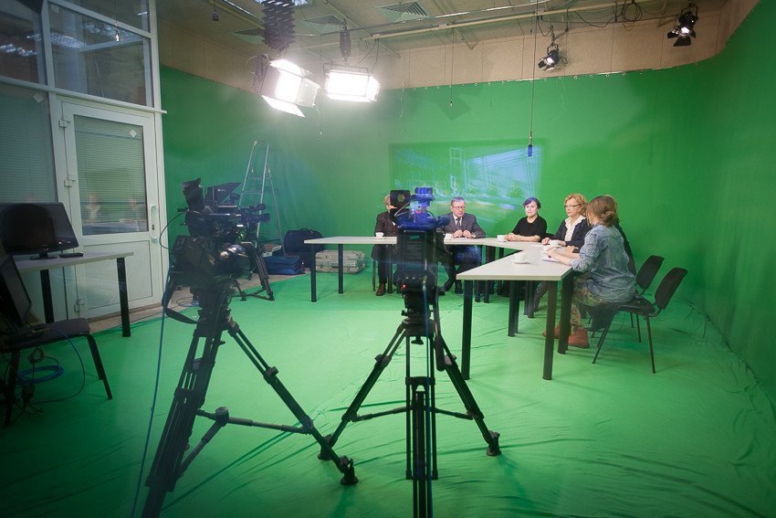 Live discussions on school TV