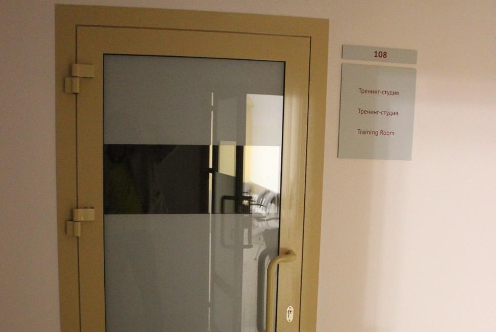 �������-������