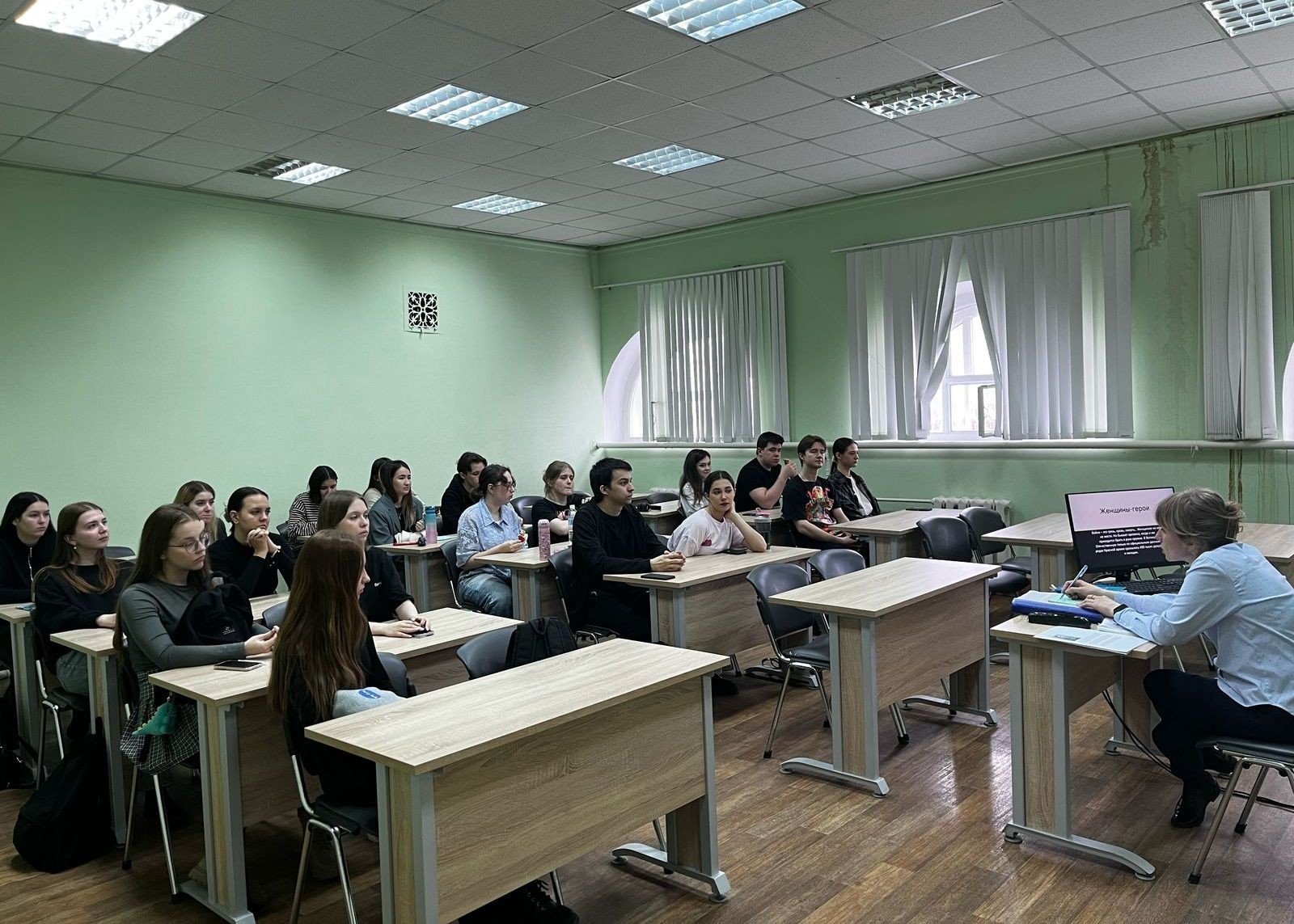 Прошел кураторский час, посвященный женщинам-героям Прошел кураторский час, посвященный женщинам-героям