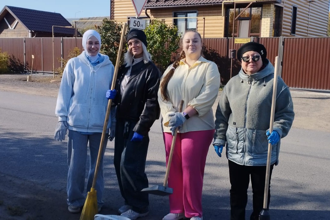 'Чистая среда': преподаватели и студенты Елабужского института КФУ вышли на экологическую акцию 'Чистая среда': преподаватели и студенты Елабужского института КФУ вышли на экологическую акцию