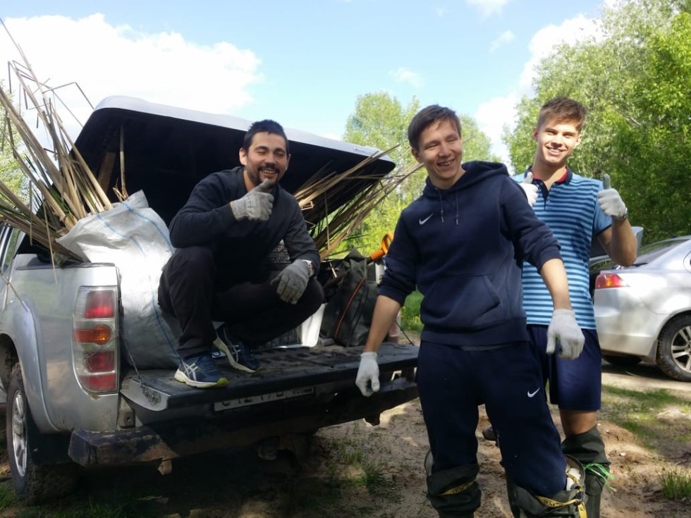 'МОКРЫЙ' СУББОТНИК НА ЛЕБЯЖЬЕ 'МОКРЫЙ' СУББОТНИК НА ЛЕБЯЖЬЕ