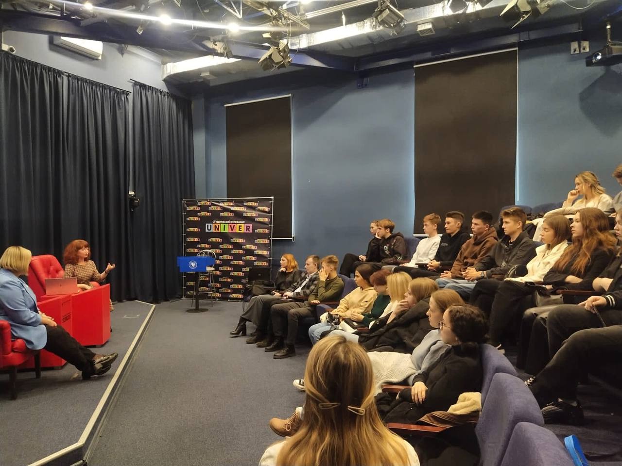 Студенты кафедры конфликтологии посетили открытый диалог 'Воссоединение России с Крымом Студенты кафедры конфликтологии посетили открытый диалог 'Воссоединение России с Крымом