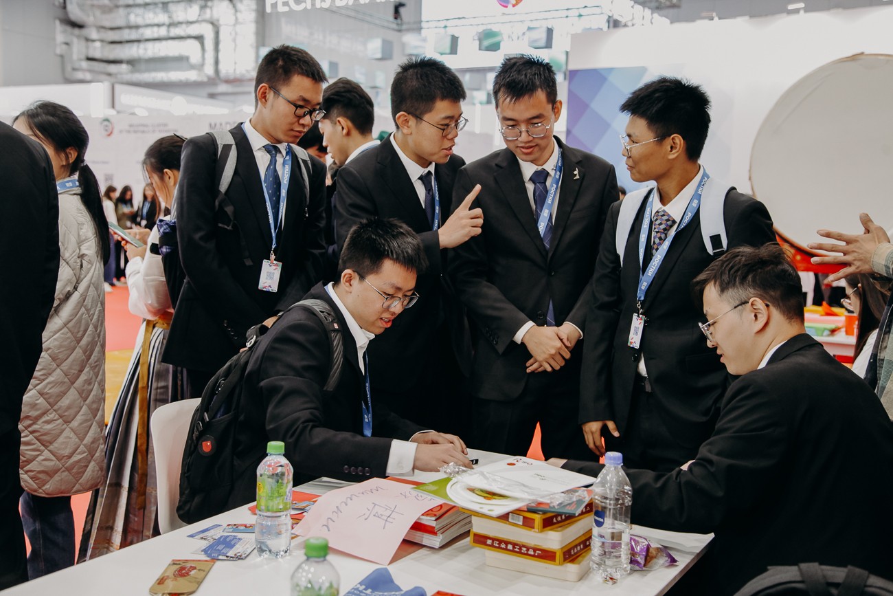 ��� ��������� ������� � ������ '������: ������ � ����� ? �������������� ��������������'.