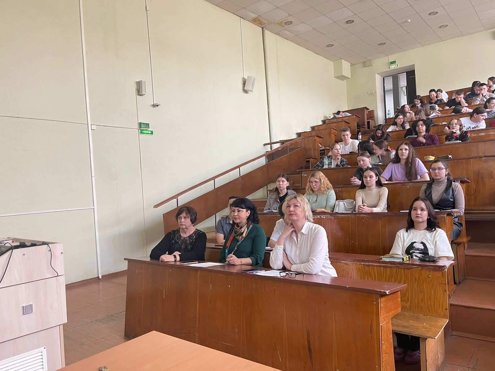 В ИУЭФ прошла Ежегодная студенческая научно-образовательная конференция В ИУЭФ прошла Ежегодная студенческая научно-образовательная конференция