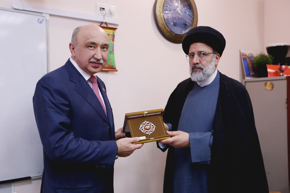 Ebrahim Raisi, Grand Custodian of Astan Quds Razavi Foundation, visited Kazan University