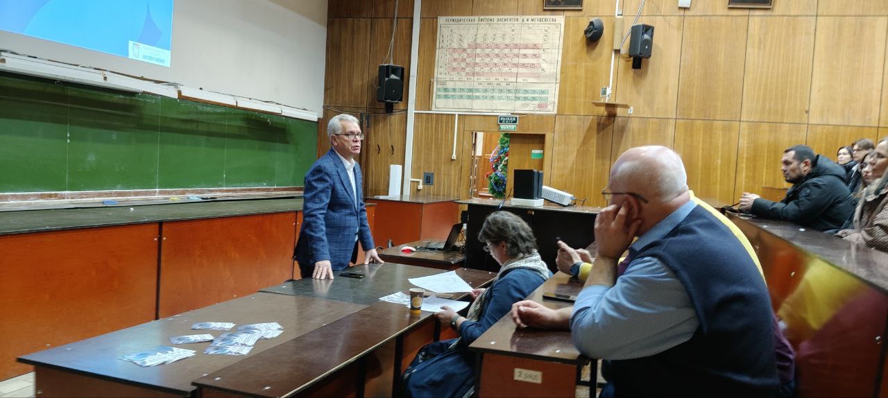 В Институте физики КФУ прошёл День открытых дверей! В Институте физики КФУ прошёл День открытых дверей!