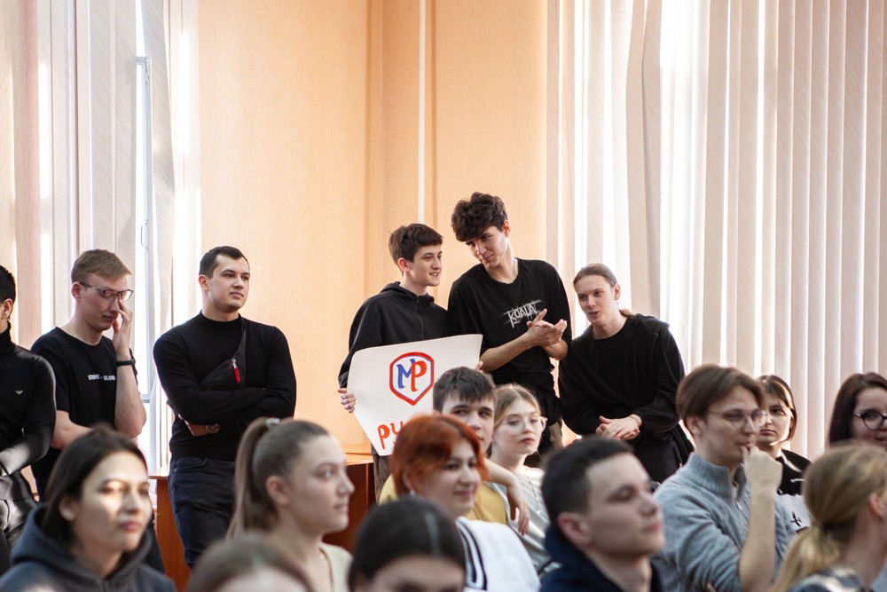 'Студенческая весна' стартовала с научного стендапа в Елабужском институте КФУ 'Студенческая весна' стартовала с научного стендапа в Елабужском институте КФУ